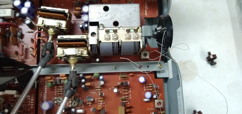 Vintage Yamaha CR-420 Stereo Receiver 120V 130W 60 Hz REPAIR Needed T5 gallery