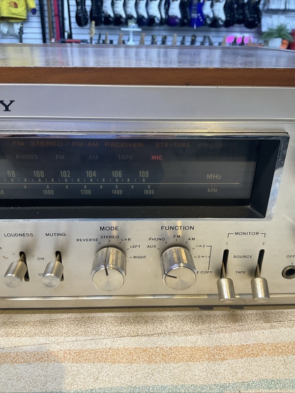 Sony STR-7065 Vintage Stereo FM-AM Receiver (PLEASE READ INFO)￼ gallery