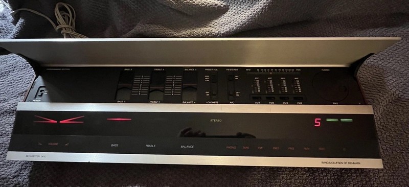Bang & Olufsen Beomaster 2400 – Parts/Project – Please Read