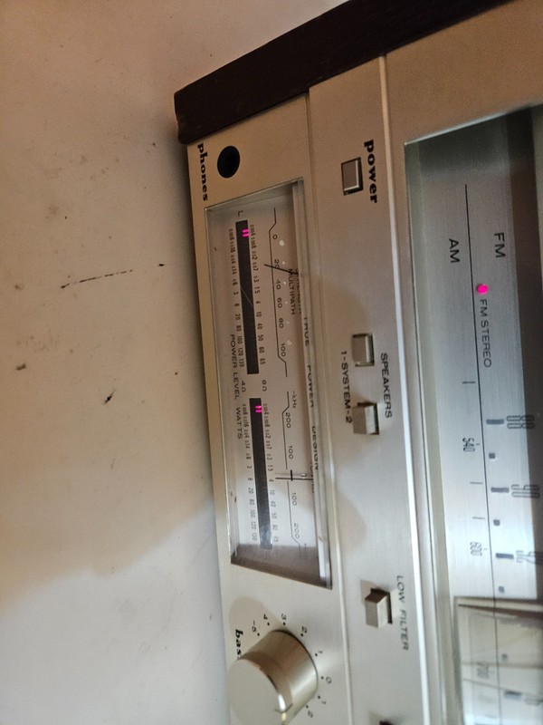 Marantz SR‑4000 Stereo Receiver – Powers On – No Sound – For Repair/Parts gallery