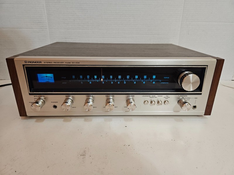 Pioneer SX-434 AM/FM Stereo Receiver - Vintage Excellent Condition gallery
