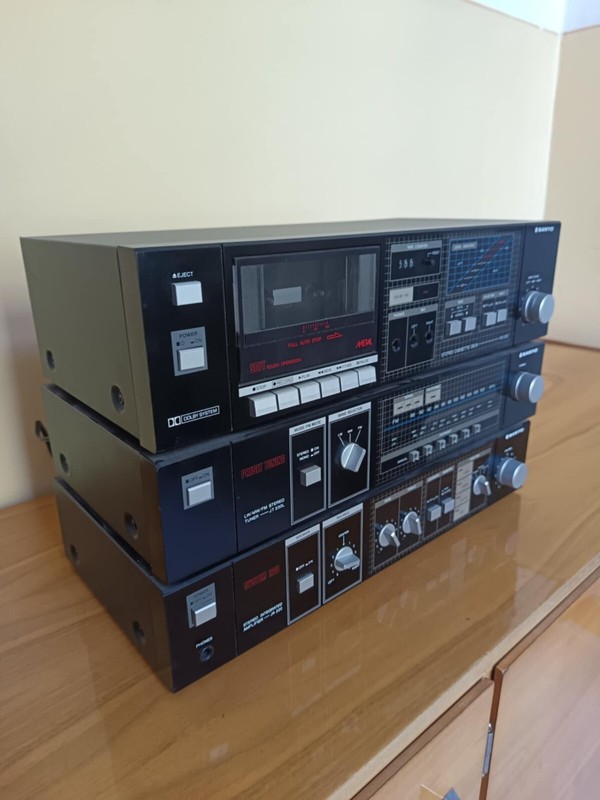 Sanyo JA 220, JT 230L, RD 220 vintage Japanese stereo system in rare black color