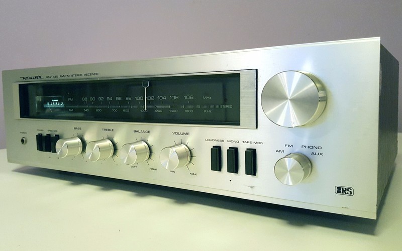 REALISTIC STA-430 AM FM STEREO RECEIVER VINTAGE 1983 NEEDS REPAIR