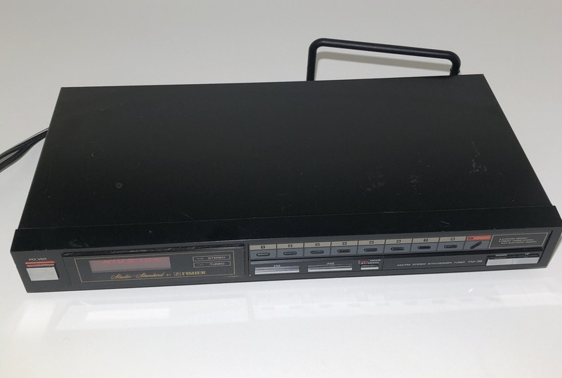 Fisher AM/FM Stereo Synthetizer Tuner FM-39