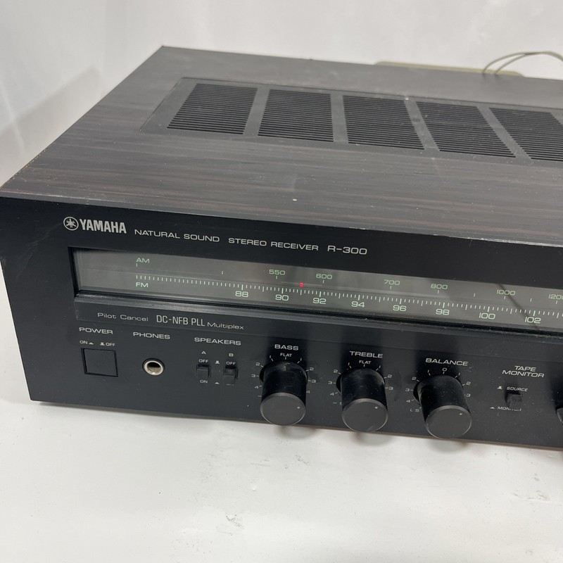 Yamaha R-300 Natural Sound Stereo Receiver Black/Wood Cabinet TESTED Working gallery