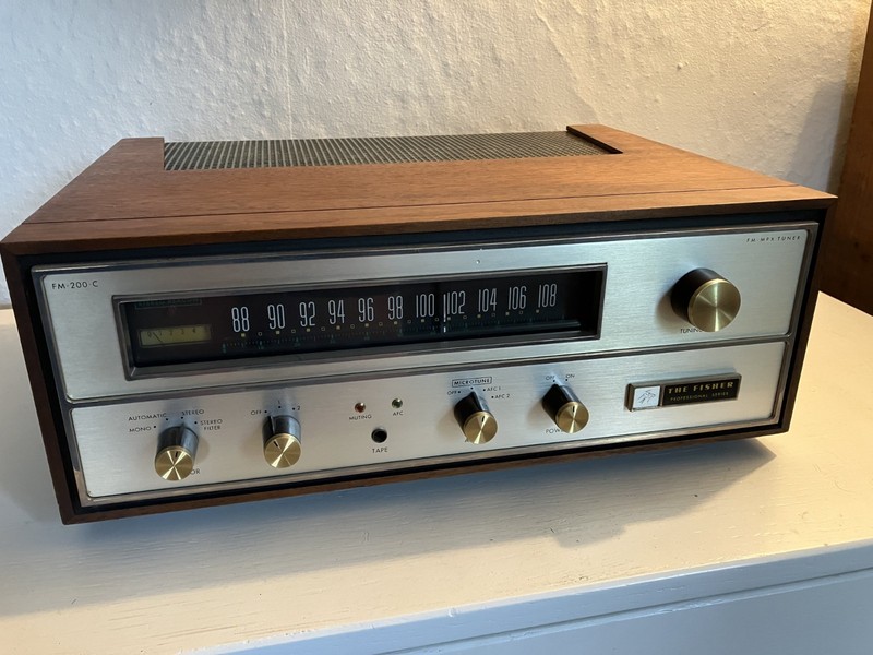 The Fisher FM 200-C AM/FM Stereo Receiver Tuner with Wood Case gallery