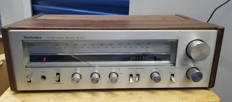 Technics SA-202 AM/FM Stereo Receiver((Parts or Repair))