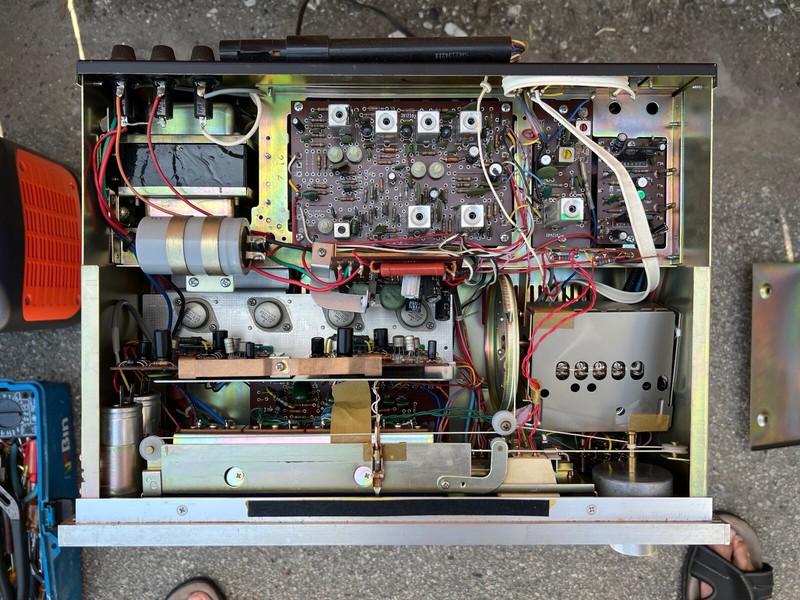 FISHER 201 FUTURA SERIES AM-FM STEREO RECEIVER gallery