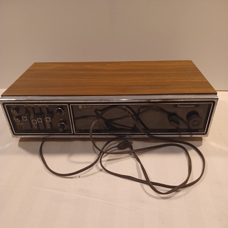 Panasonic RE-7750 FM/AM 4 Channel Stereo Does not power up.