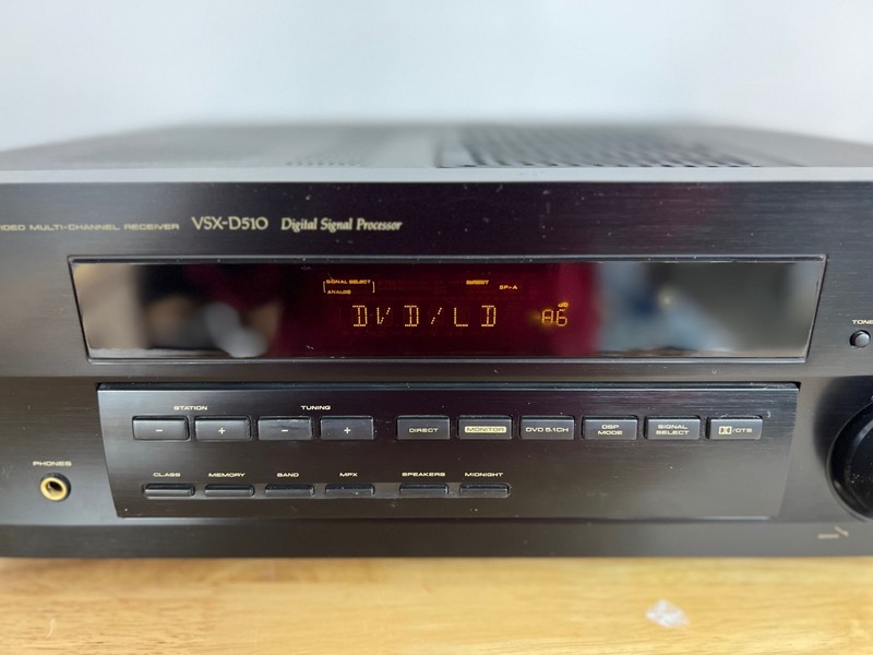 Pioneer VSX-D510 Receiver - Powers On, Untested Audio, Dent & Missing Knob AS-IS gallery