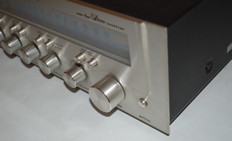 vintage Marantz 1550 stereo receiver 50WPC phono working vg+ need new light bulb gallery