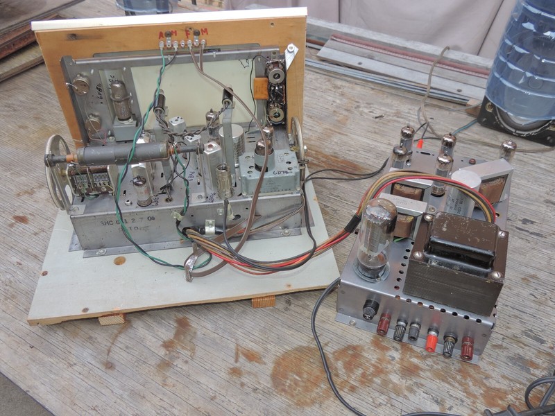 VINTAGE RCA TUBE STEREO AMPLIFIER AND TUNER PRE AMP, 2 PEACES gallery