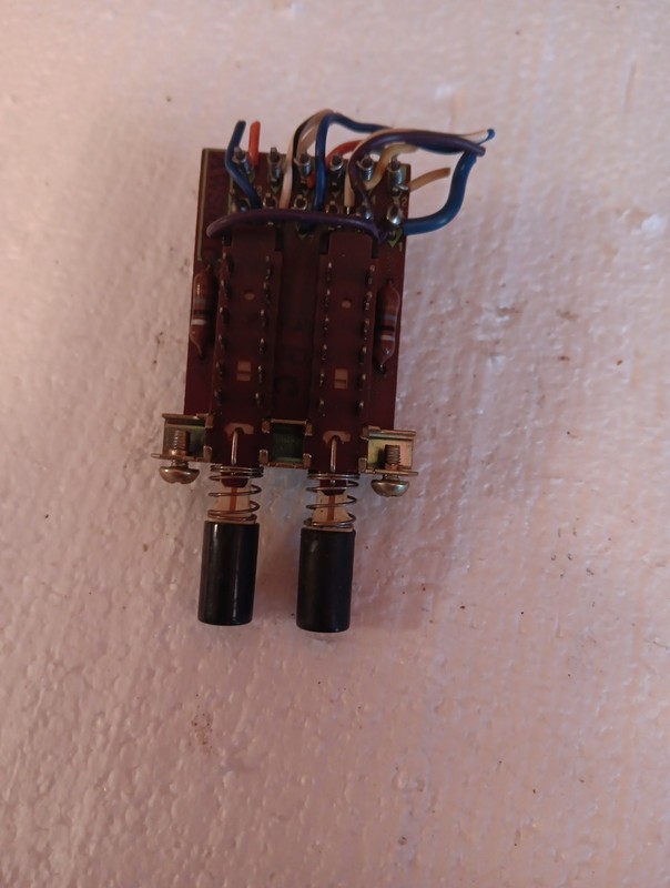 Pioneer QX-8000 Speaker Switches