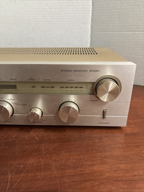Marantz SR-220 Stereo Receiver***Read gallery