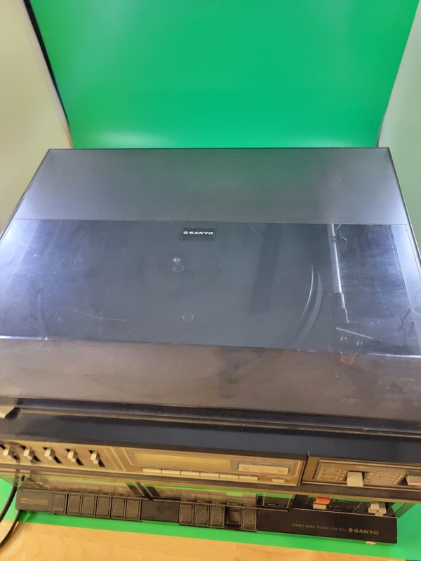 Vintage SANYO GXT-747A Stereo System turntable and radio work tape deck broken gallery