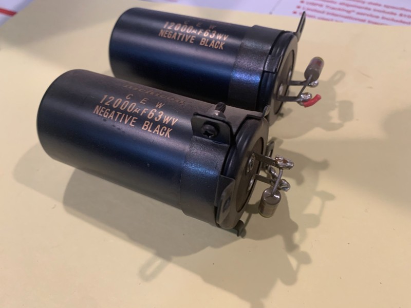 Sansui 8080DB Stereo Receiver Parting Out - Filter capacitors gallery