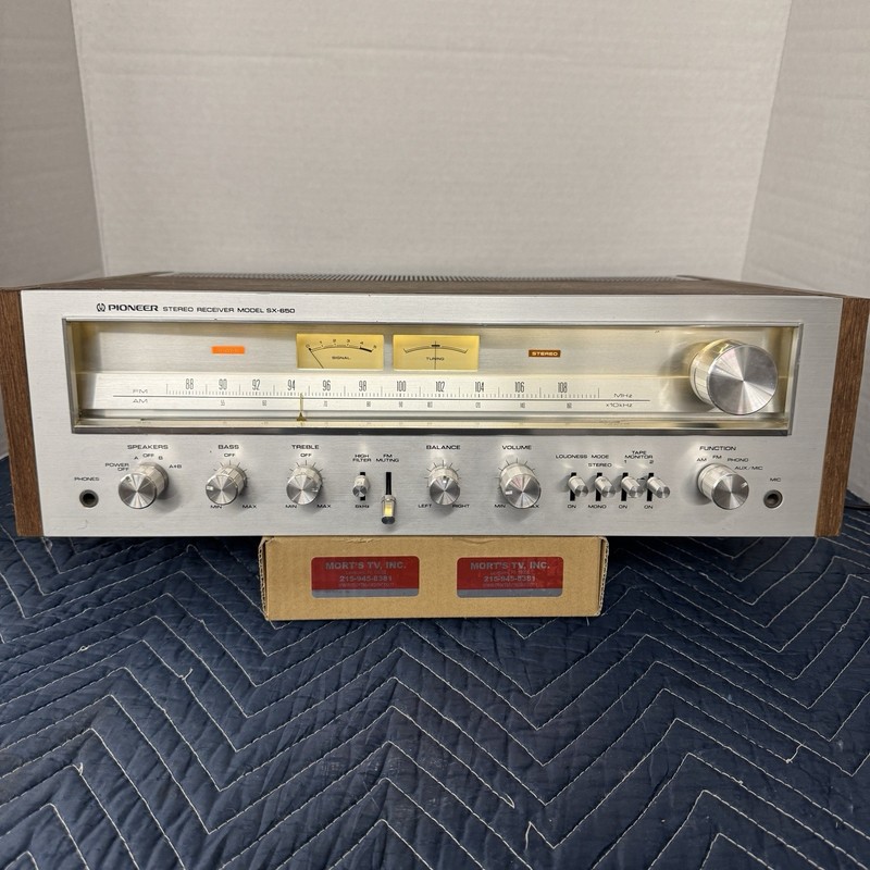 PIONEER SX-650 VINTAGE AM/FM STEREO RECEIVER - SERVICED - CLEANED - TESTED