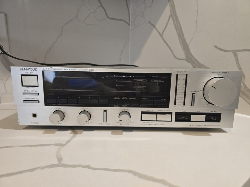 Vintage Kenwood KR-930 AM/FM Stereo Receiver Tuner Amplifier For Parts Only