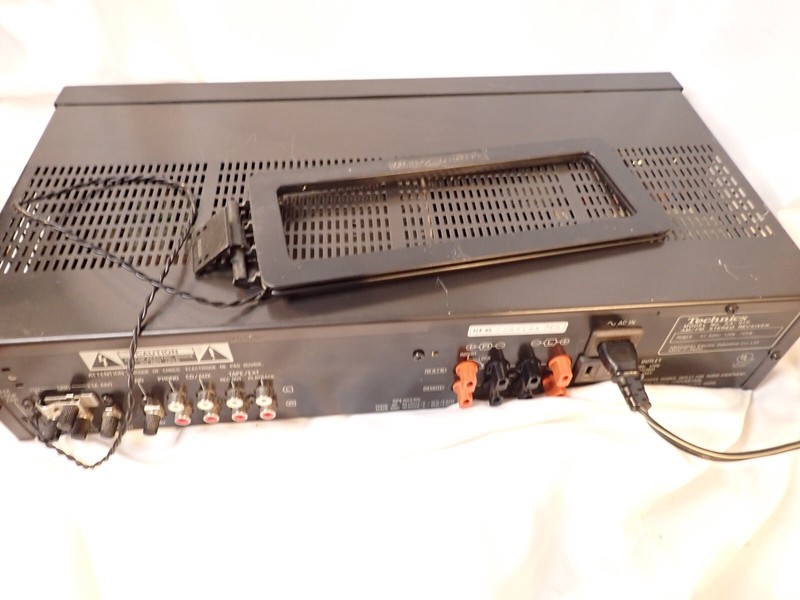 Technics SA-919 Quartz Digital Synthesized AM/FM Receiver Sounds and looks good! gallery