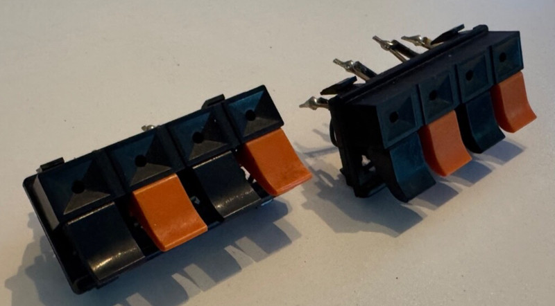 Kenwood KR Series – Speaker Jack Assembly