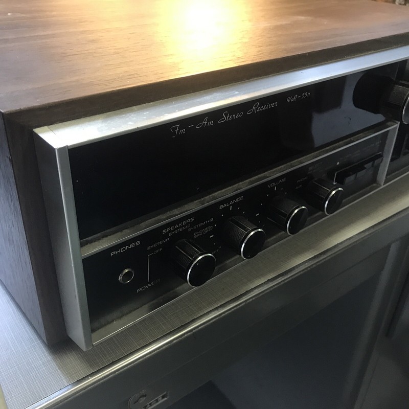 JVC FM-AM stereo receiver VR-5511 Works but needs Panel light. AS-IS for repair