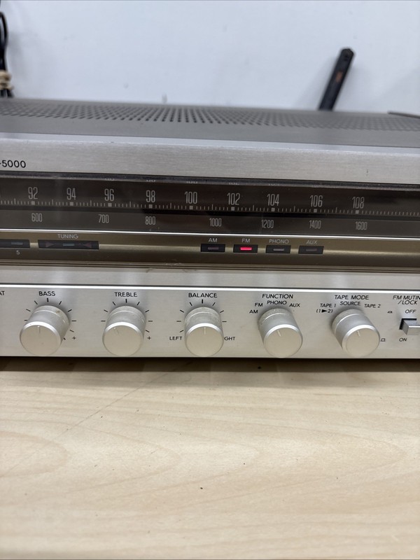 Vintage Toshiba SA-5000 Stereo Receiver Amplifier AM/FM Powers On gallery