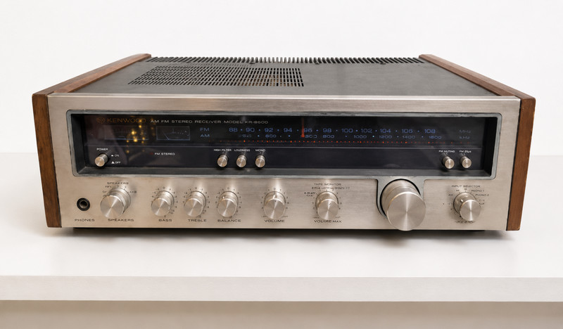 Vintage Kenwood KR-5600 AM/FM Stereo Receiver Silver Face Wood Case Powers On