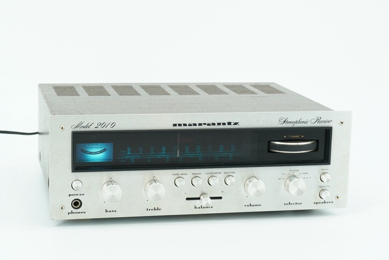 Marantz 2010 “Baby Marantz” Stereophonic Receiver 10 WPC – Working READ!
