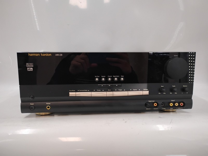 Harman/Kardon AVR 220 Receiver – No Remote [Tested] EB-20281