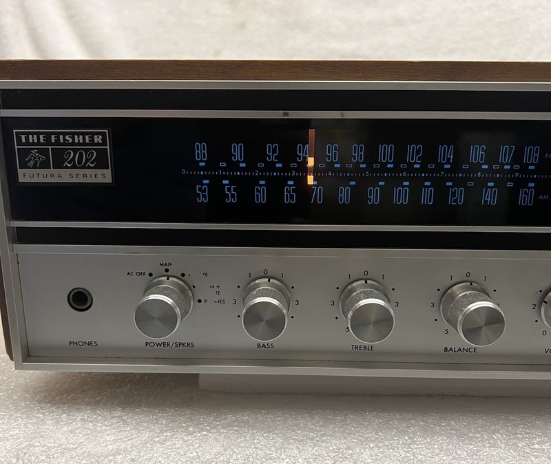 The Fischer 202 Futura Stereo Receiver [Tested, Serviced] gallery