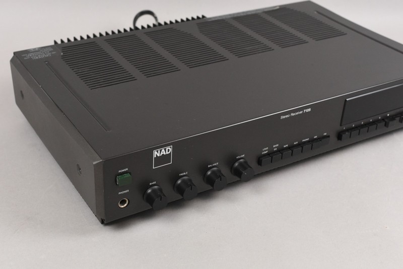 NAD 7125 Stereo AM FM Receiver gallery