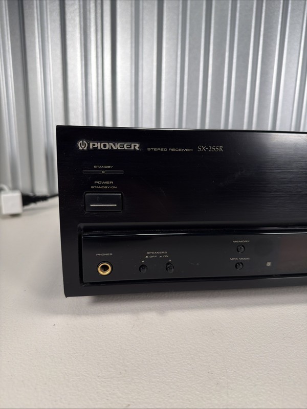 Vintage Pioneer SX-255R Stereo Receiver FM/AM - Working! gallery