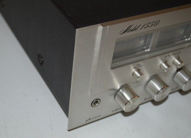 vintage Marantz 1550 stereo receiver 50WPC phono working vg+ need new light bulb gallery