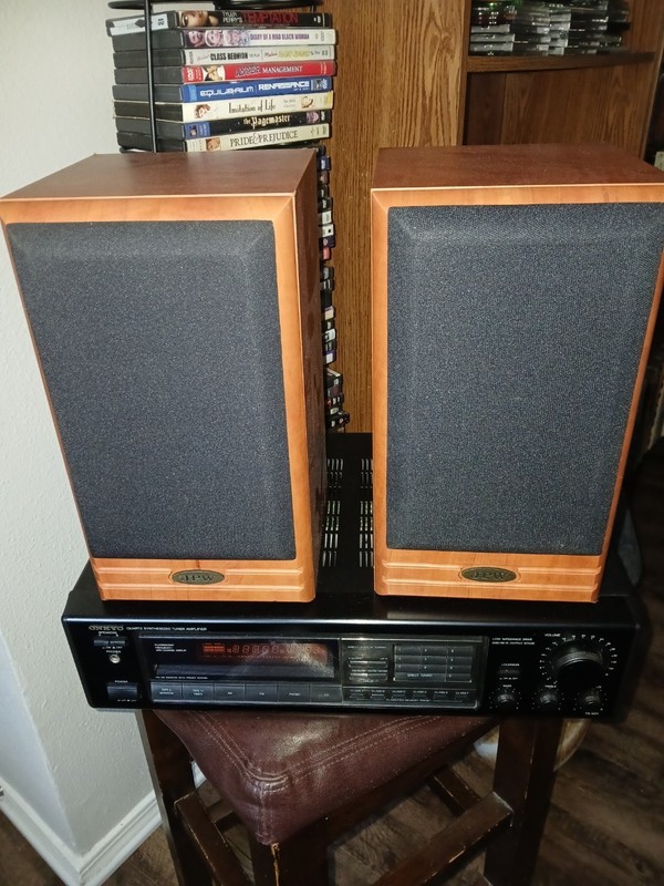 Onkyo TX-901 Receiver/JPW ML 210 Speakers - Excellent