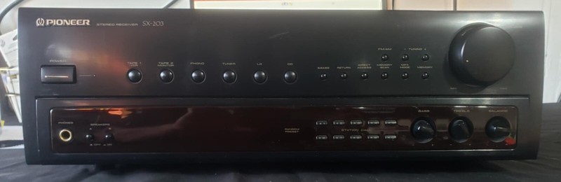 PIONEER SX-203 STEREO RECIEVER GOOD WORKING CONDITION And Superb Looking! WOW!