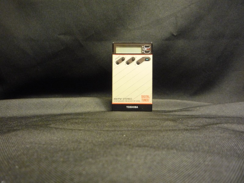 Toshiba RP-2056 AM FM Stereo Digital Synthesizer Receiver Japan - Vintage Rare - gallery