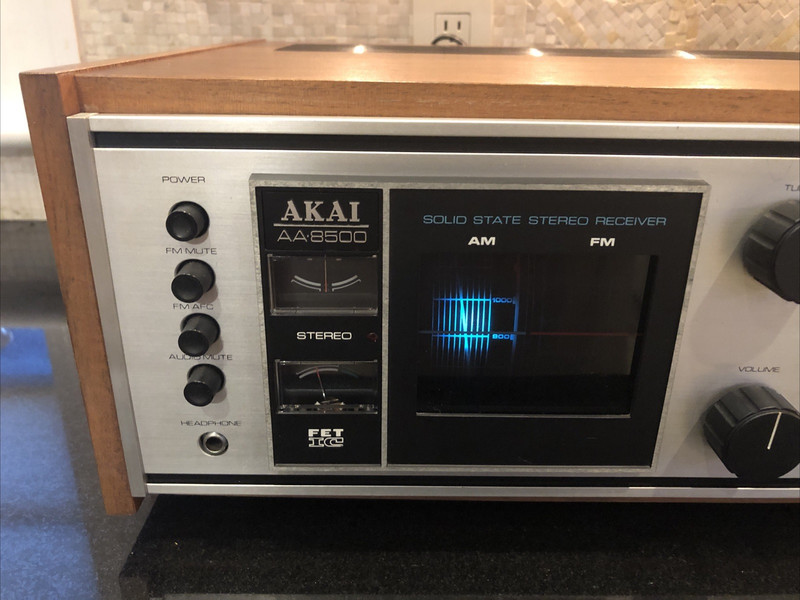 Akai AA-8500 Stereo FET VU meters Stereo Receiver 65 WPC Owner's Manual gallery