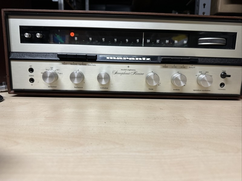 Full Functional Marantz Model 18 Stereo Receiver With Original Case