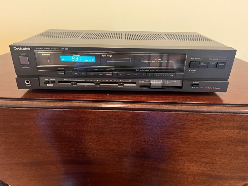 Vintage Technics SA-180 Stereo Receiver – Great Condition – Am/FM CD Aux