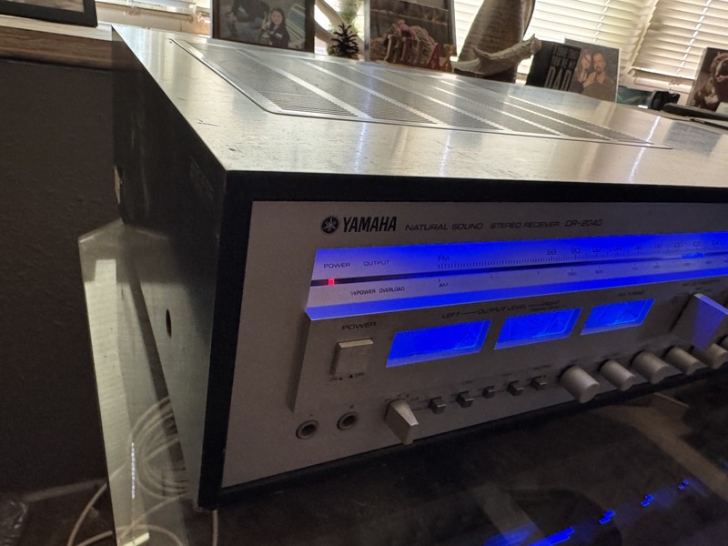 Yamaha CR 2040 Vintage Stereo Receiver. Monster Receiver! gallery
