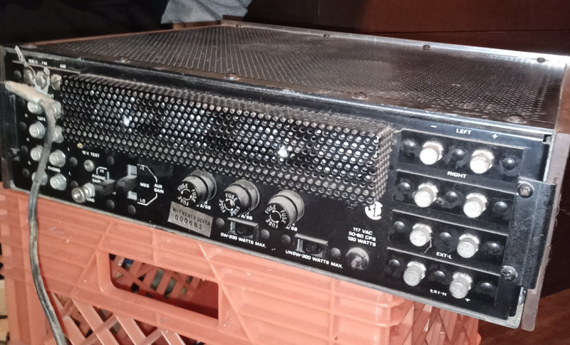 MX Stereo Receiver Vintage AM/FM Stereo Receiver KLH model 27 from the 60s gallery