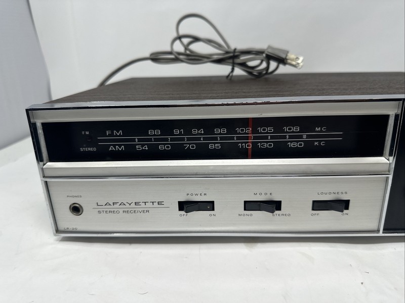 Lafayette LR-20 stereo receiver from 60’s good,Made Japan.Tested and Works gallery