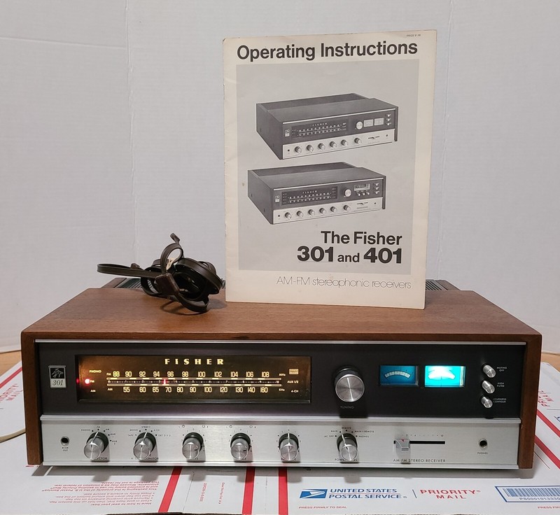 Vtg 70’s Fisher 301 AM/FM Stereo Receiver w/Real Wood Cabinet & User Manual