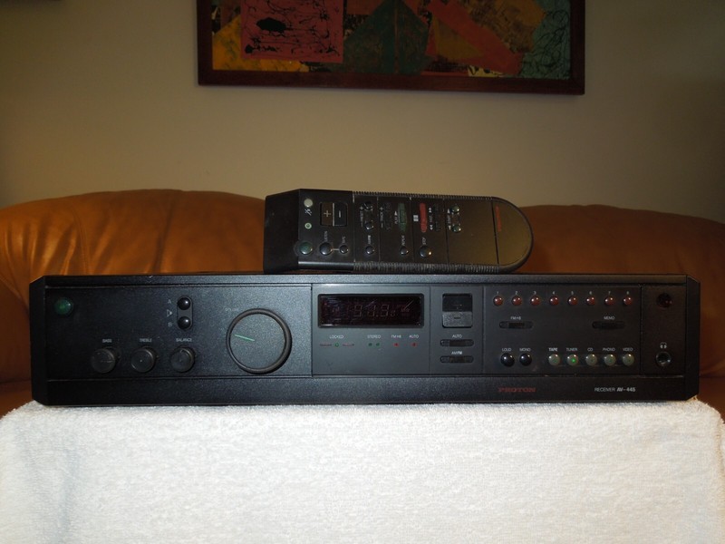 Proton AV-445 Receiver + Remote