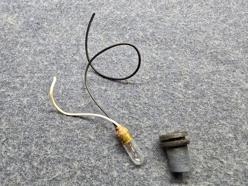 Sansui QR-4500 Receiver Part – Synthesizer / Decoder Indicator Light and Holder