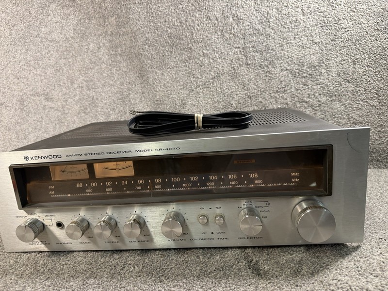 Kenwood KR-4070 AM/FM Stereo Receiver Perfect Working Condition gallery