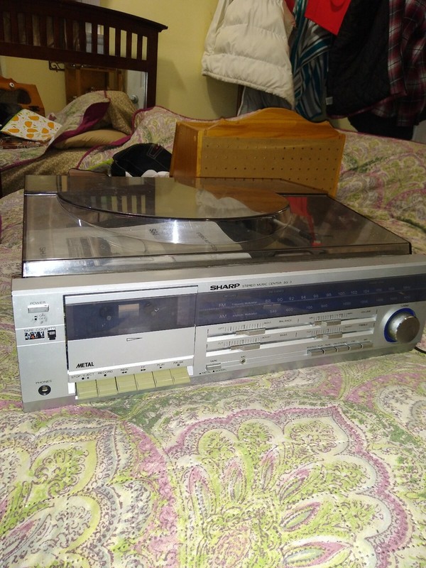 Sharp Stereo Music Center SG-3 AM/FM radio / Turntable Record Player. Tested