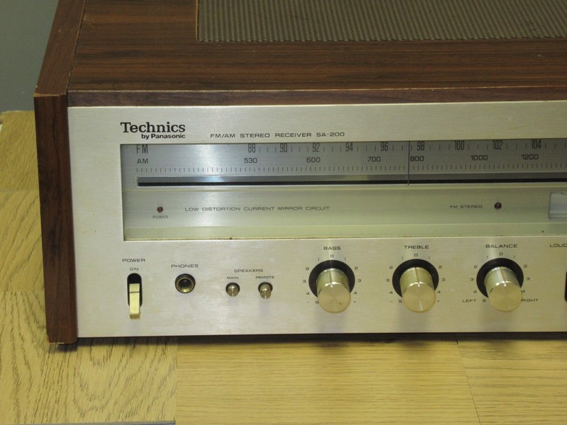 Technics SA-200 Vintage Stereo FM AM Receiver Amplifier Please Read gallery