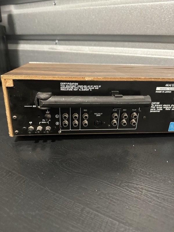 Akai AA-1125 Vintage Stereo Receiver & Tuner Wood Case - Turns On Read gallery