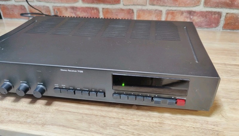 NAD 7125 Stereo Receiver gallery